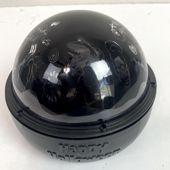 Beetlejuice Led Rotating Shadow Light Projector - Picture 4 of 6